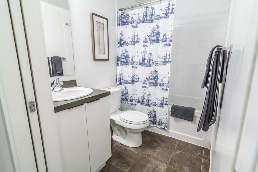 Aoc Suites - Two Bedroom Condo - City/Cn Tower View Торонто Экстерьер фото