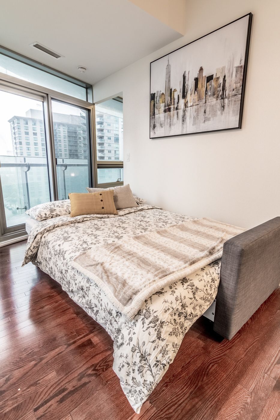 Aoc Suites - Two Bedroom Condo - City/Cn Tower View Торонто Экстерьер фото