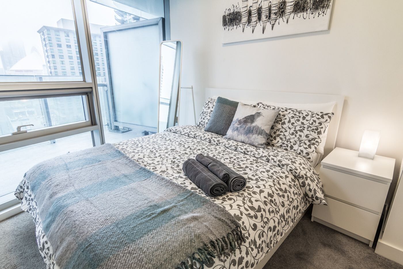 Aoc Suites - Two Bedroom Condo - City/Cn Tower View Торонто Экстерьер фото